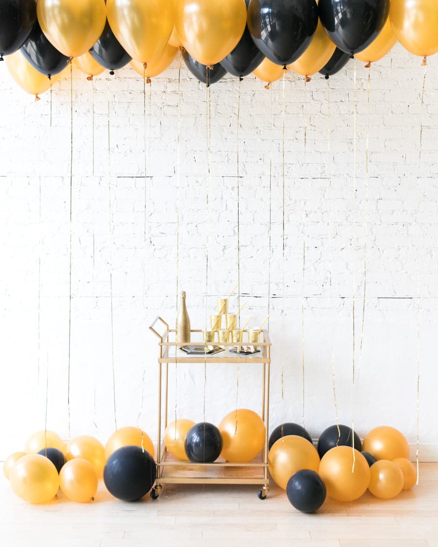 New Year’s Eve – 16in Oversized Ceiling Balloons + Floor Balloon Set | Rental