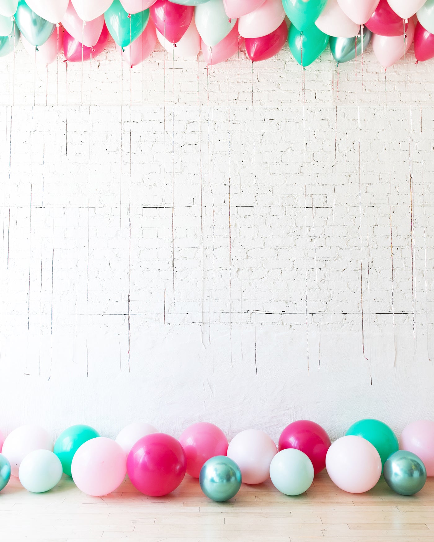 Flamingo Fling – Ceiling & Floor Balloon Set | Rental